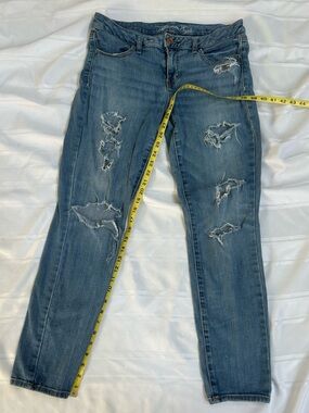 American Eagle Distressed Stretch Skinny Jeans Size 12 Light Wash